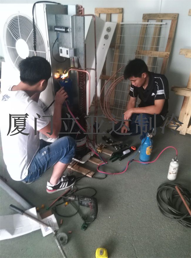 ���(k��)����C(j��)�M